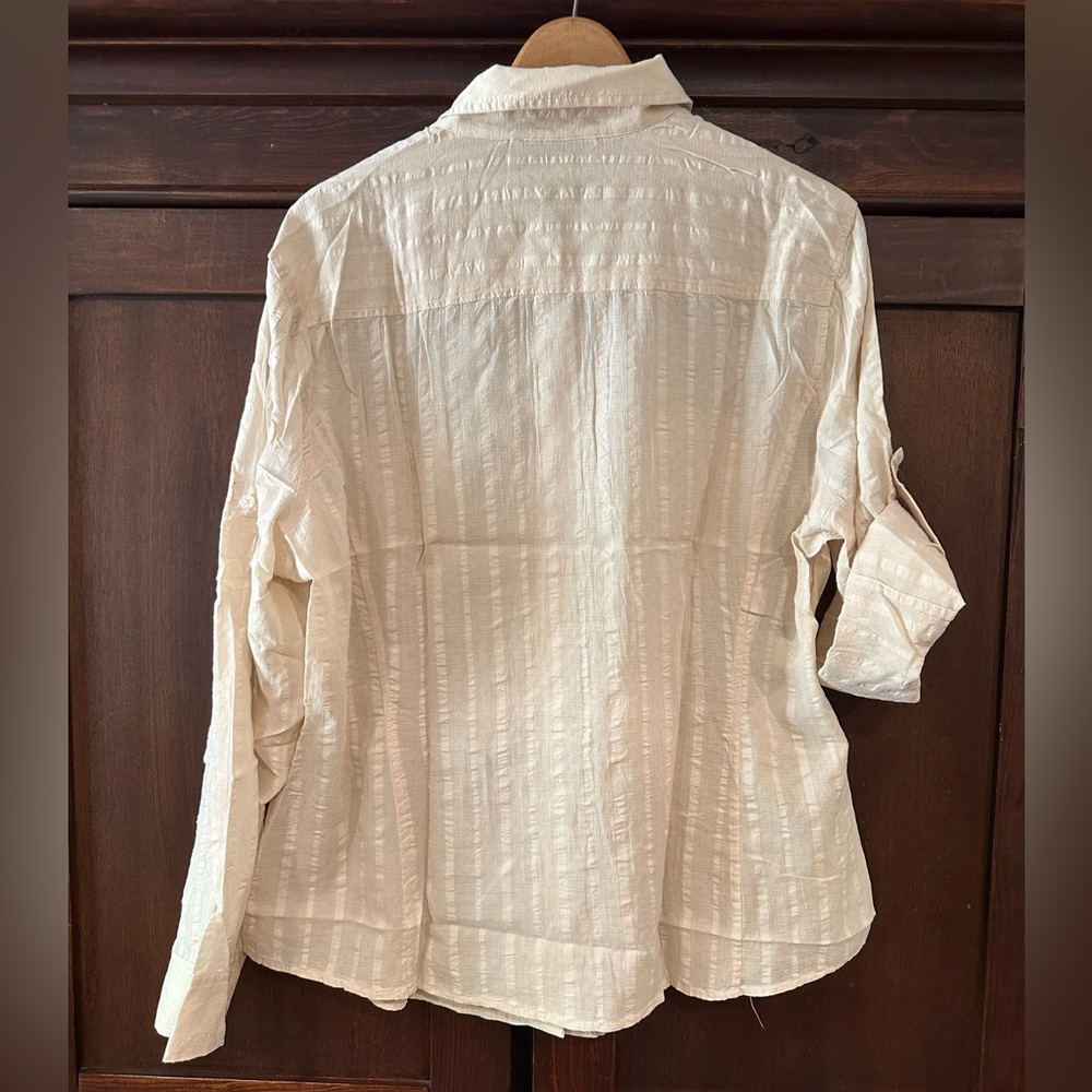Jones New York Sport women’s button down shirt - Picture 2 of 6